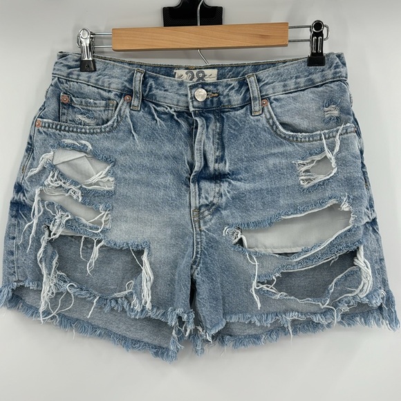 We The Free Button Fly Distressed Destroyed Frayed Denim 28 - Picture 2 of 6